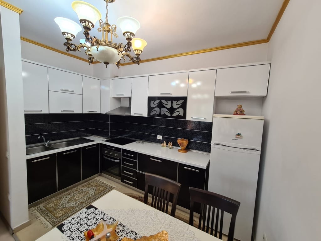 APARTAMENT ME QERA 1+1