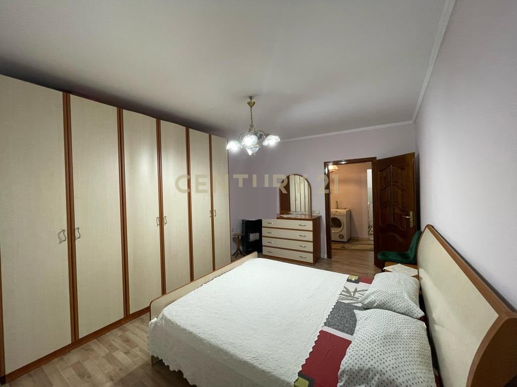 APARTAMENT 2+1 PER QIRA ISH-STACIONI I FUNDIT I TIRANËS SË RE 550 € /Muaj
