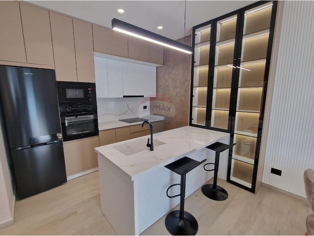 APARTAMENT 2+1 ME POST PARKIMI,, LUNDER-TEG--