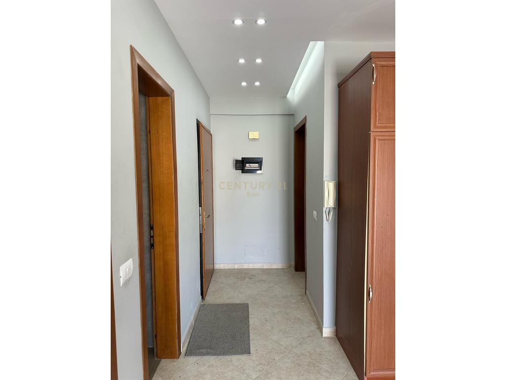 Vendesi appartamento 2+1 con vista mare e veranda a Golem,