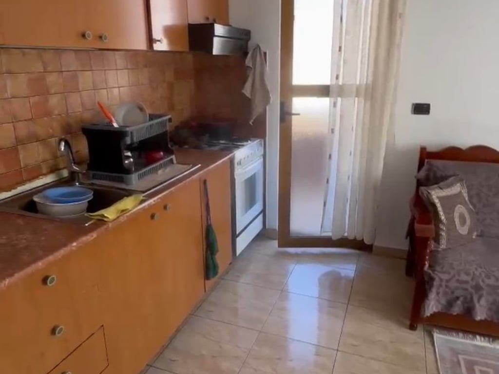 Affittasi appartamento 1+1, Don Bosko dietro il complesso Vizion Plus 380 mila lekë.