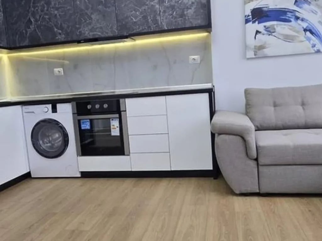 🔑Vendesi Appartamento 1+1, Via Dritan Hoxha, vicino alla Cupola 📍