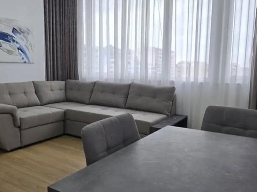 🔑Vendesi Appartamento 1+1, Via Dritan Hoxha, vicino alla Cupola 📍