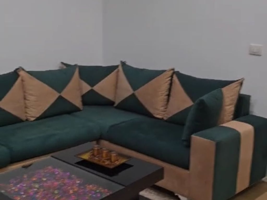 Jepet me qera Shtepia 2+1 , tek Kodra e Priftit prane shkolles Mrekullia  480 mije leke