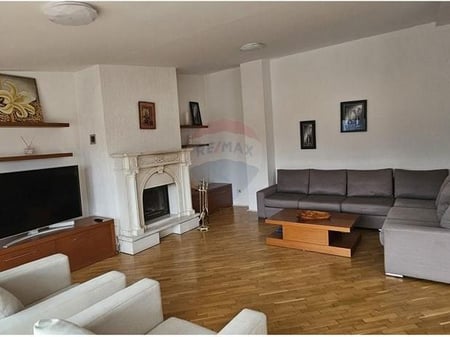 Appartamento 2+1+2 wc+parcheggio -1