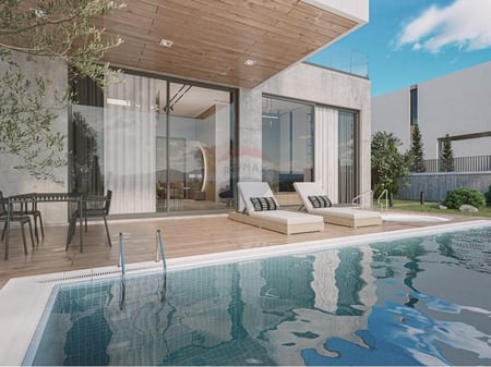 Individual villa for sale at Lake Farka!