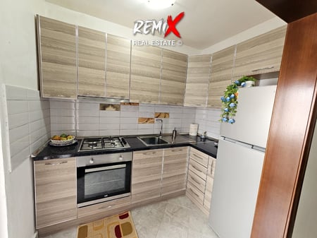 SHITET APARTAMENT 1+1 PRANE STADIUMIT 