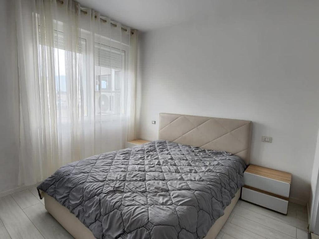 Apartament 2+1 me qira tek Shkolla e Baletit!