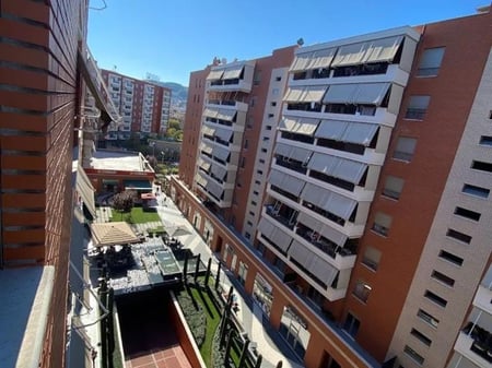 Zyra për Qira tek Kompleksi Delijorgji-300 m²