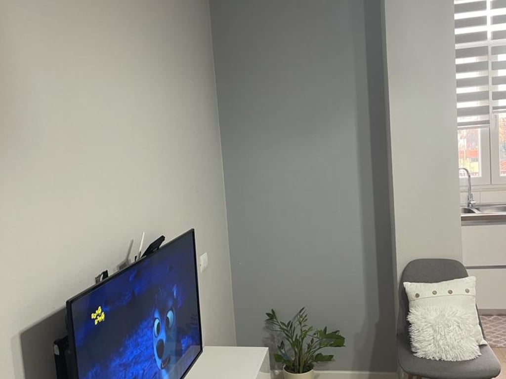 Shitet Apartamenti 2+1 , Myslym shyr , Rruga Islam Alla , prane ish adidasit