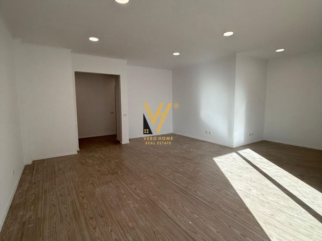 JEPET ZYRE 180 M2 QERA TE DELIJORGJI 250.000 LEKE
