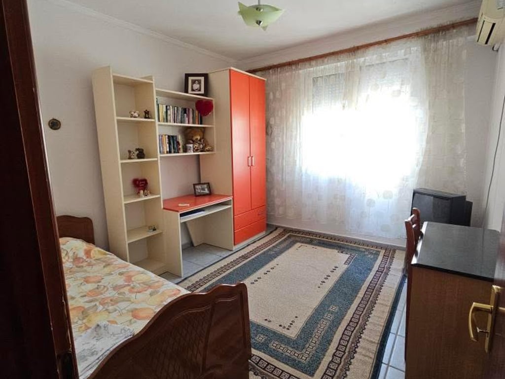 🔑Apartament 3+1 për Qira – Rruga Fortuzi, Qendër! 