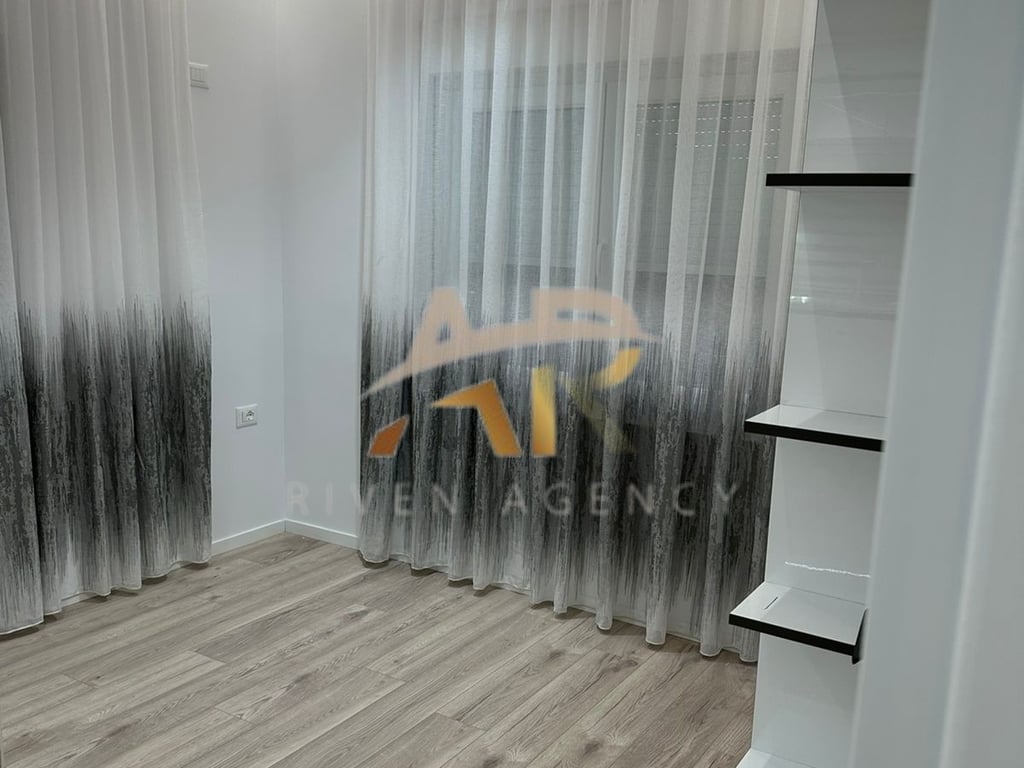 Jepet apartament me qera 2+1 Bllok