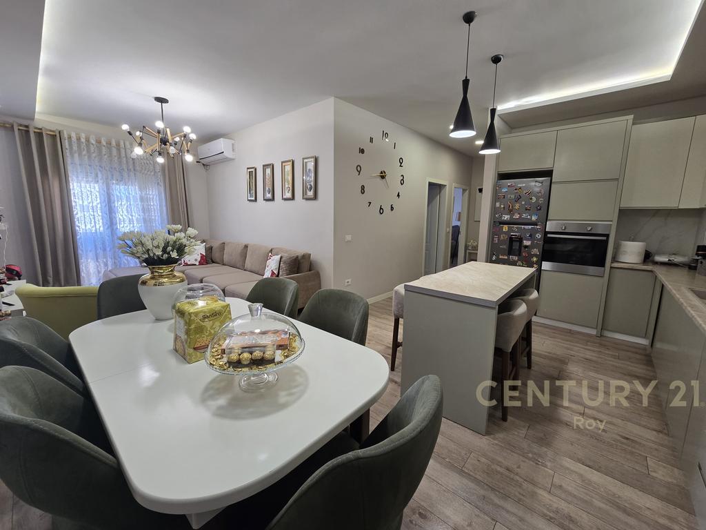 OFROJME APARTAMENT 2+1 PER SHITJE PRANE QENDRES,DURRES 145,000 €