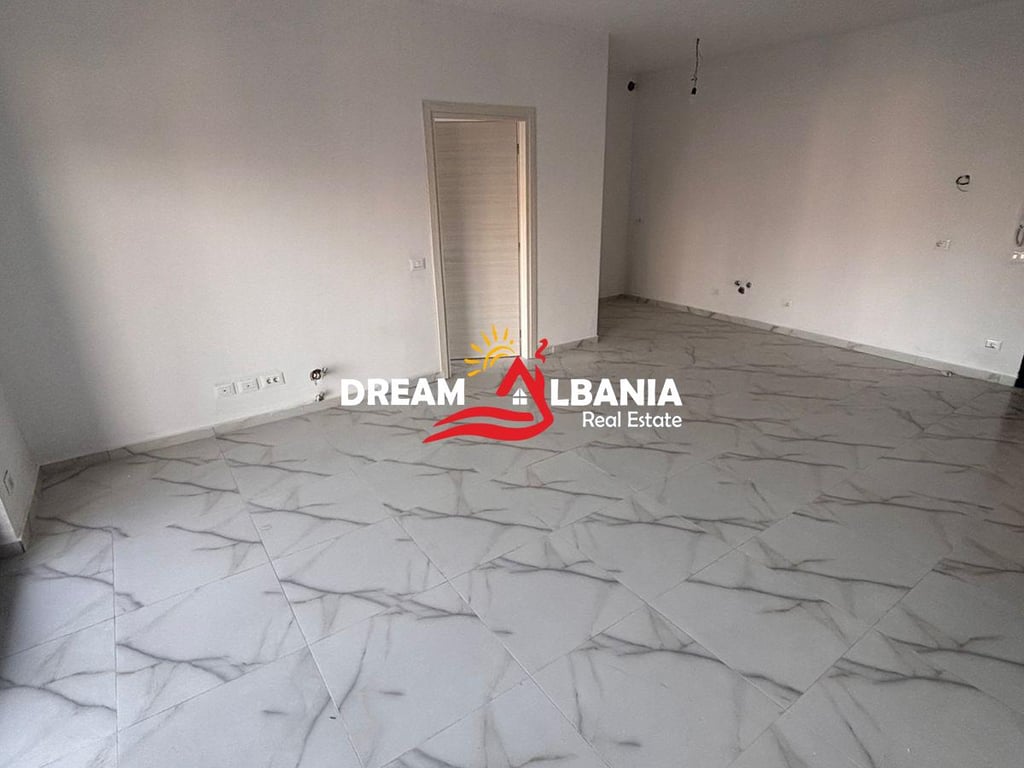 Apartament 2+1+2 per Qera tek Myslym Shyri, Prane Kastratit ne Tirane (ID 42215012)
