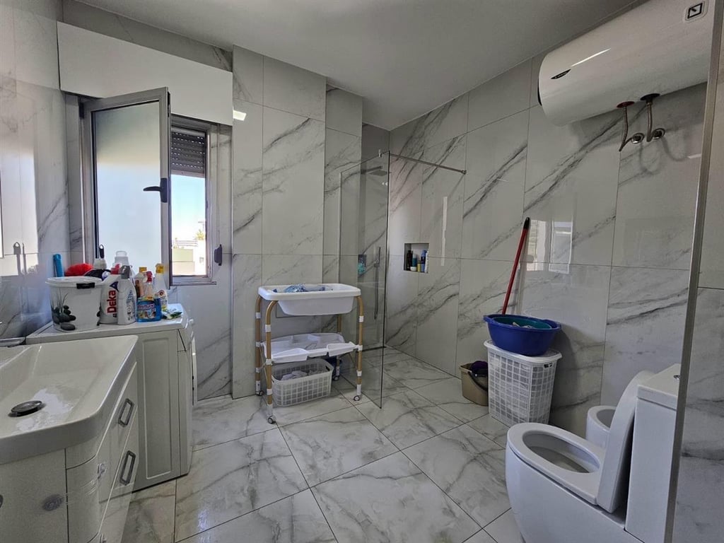 Apartament per shitje 2+1+Post Parkimi tek Liqeni i Thate (ID B120676) Tirane