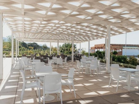 🍽️ JEPET ME QIRA BAR-RESTORANT NË VIJËN E PARË ME DETIN, VELIPOJË! 🌊 | RESTAURANT FOR RENT IN FIRST LINE TO THE SEA, VELIPOJË!
