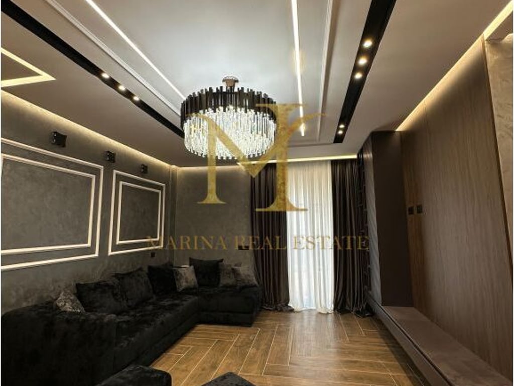 APARTMENT 2+1+2 FOR SALE IN THE CENTER OF DURRES!!