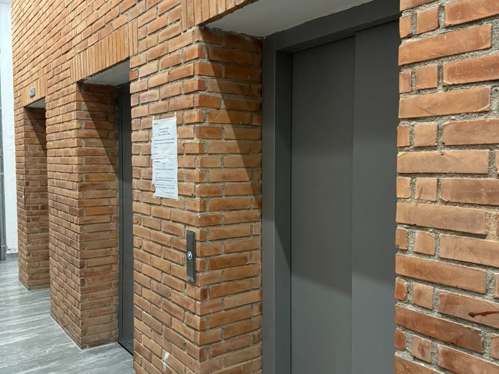 Vendesi Appartamento 2+1+1 Balcone