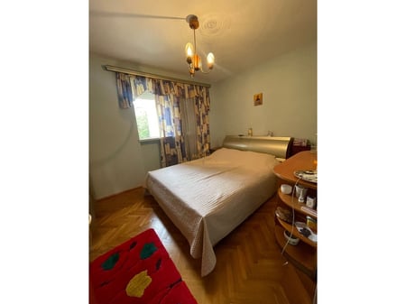 A 3+1 apartment is for sale at Mozaiku in Tirana for 180,000 euros.