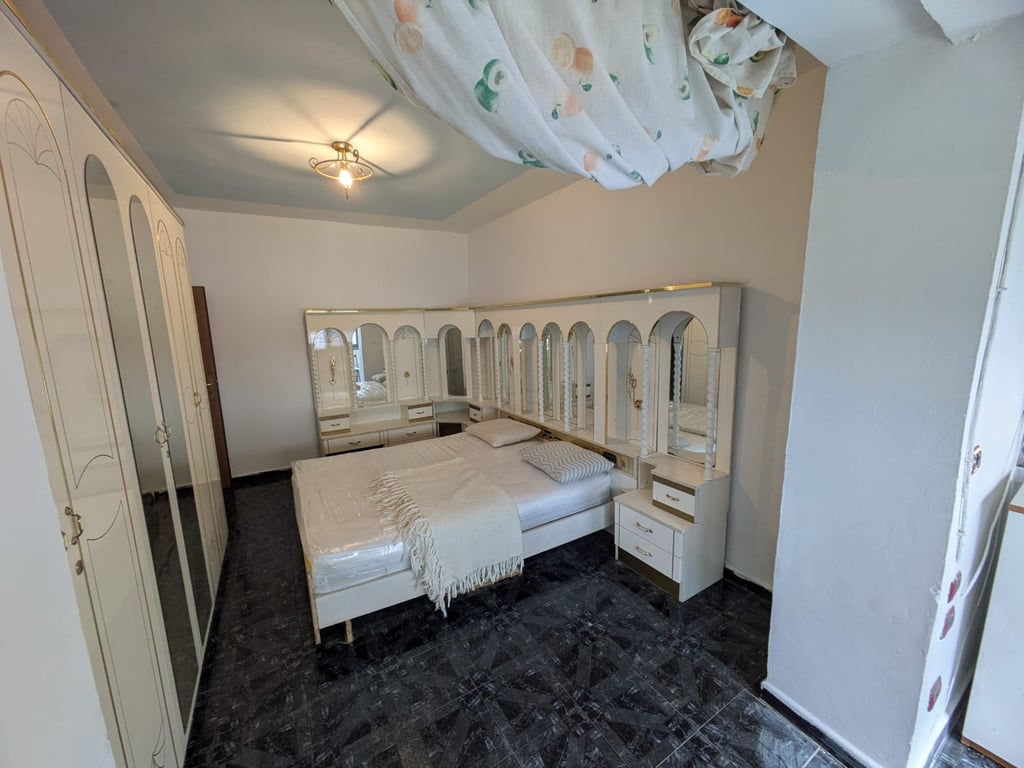 Apartament 1+1 me qira tek Rruga e Kavajes