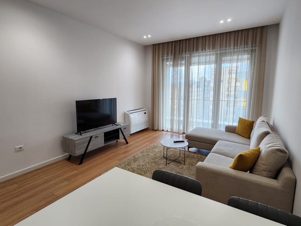 Affittasi appartamento 1+1 presso Square 21.
