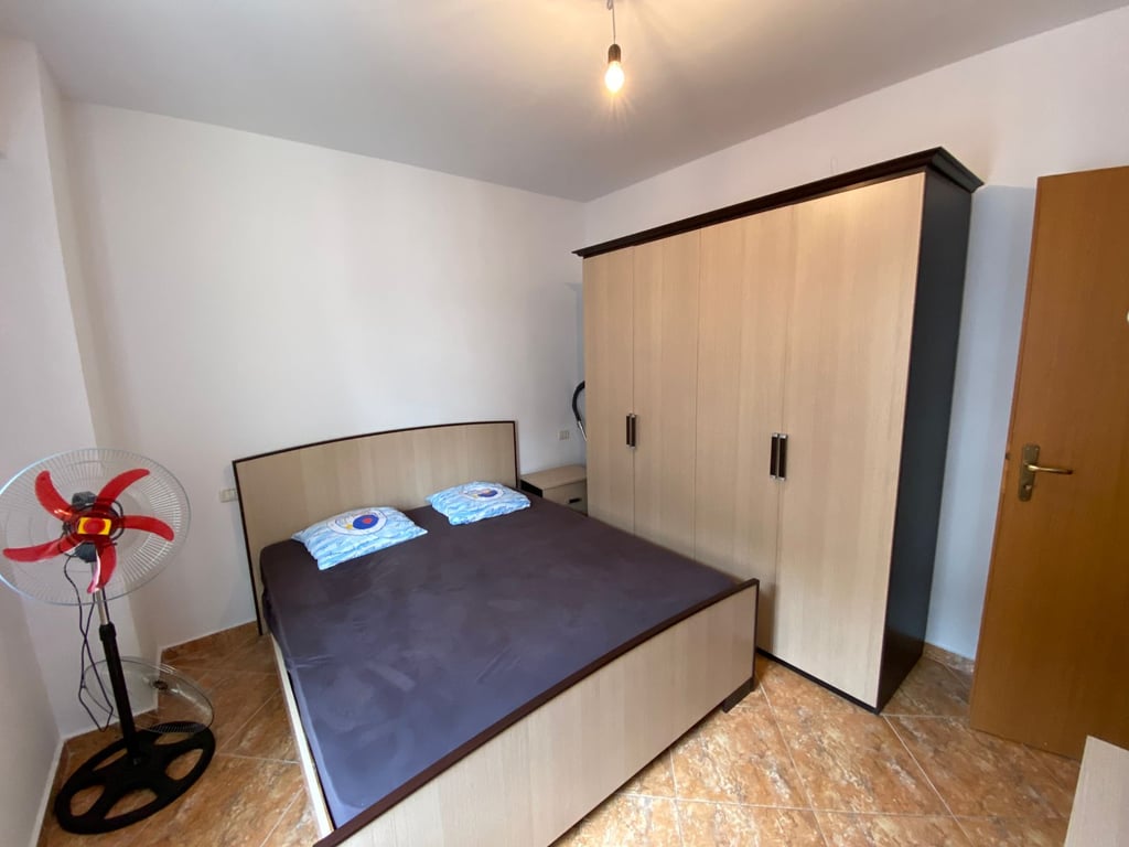 Shitet apartament 1+1 ne plazh, Durres!