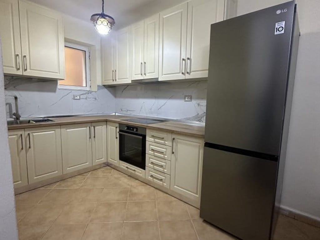 Appartamento in affitto 2+1 a Brryli (ID B221296) Tirana