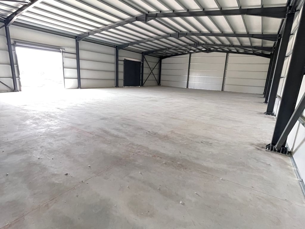 AFFITTASI CAPANNONE, RINAS 📍 RINAS