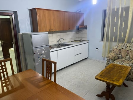 Affittasi ingresso 1+1 in via Besa.