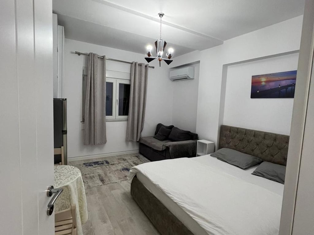 1+1 arredato in piazza Wilson, 500 euro