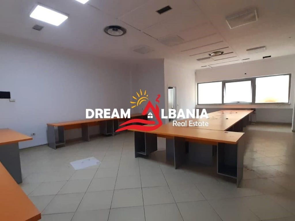 Ambjent per zyra me qera te Rruga e Kavajes prane Globe (ID 42611104).