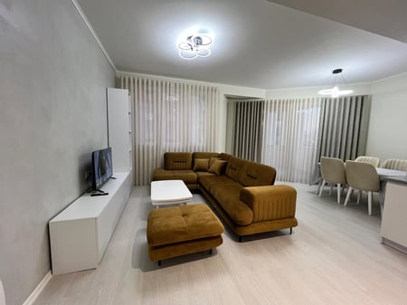 Affittasi appartamento 2+1+2 con 1 posto auto in River Residence, vicino all'ex parco.