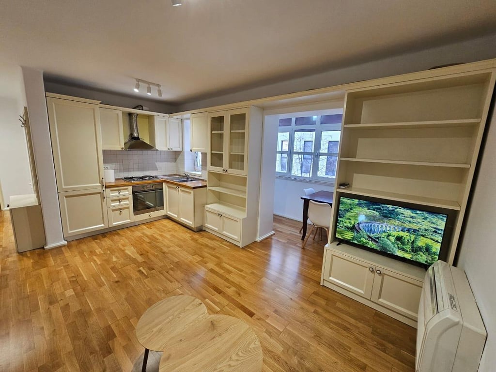 1+1 apartment for rent near Vasil Shanto/NSHRAK 450 euros.