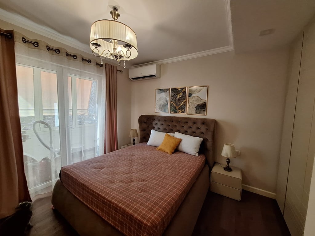 Shitet Apartament 2+1 + Post Parkimi | Pranë Stadiumit Air Albania 