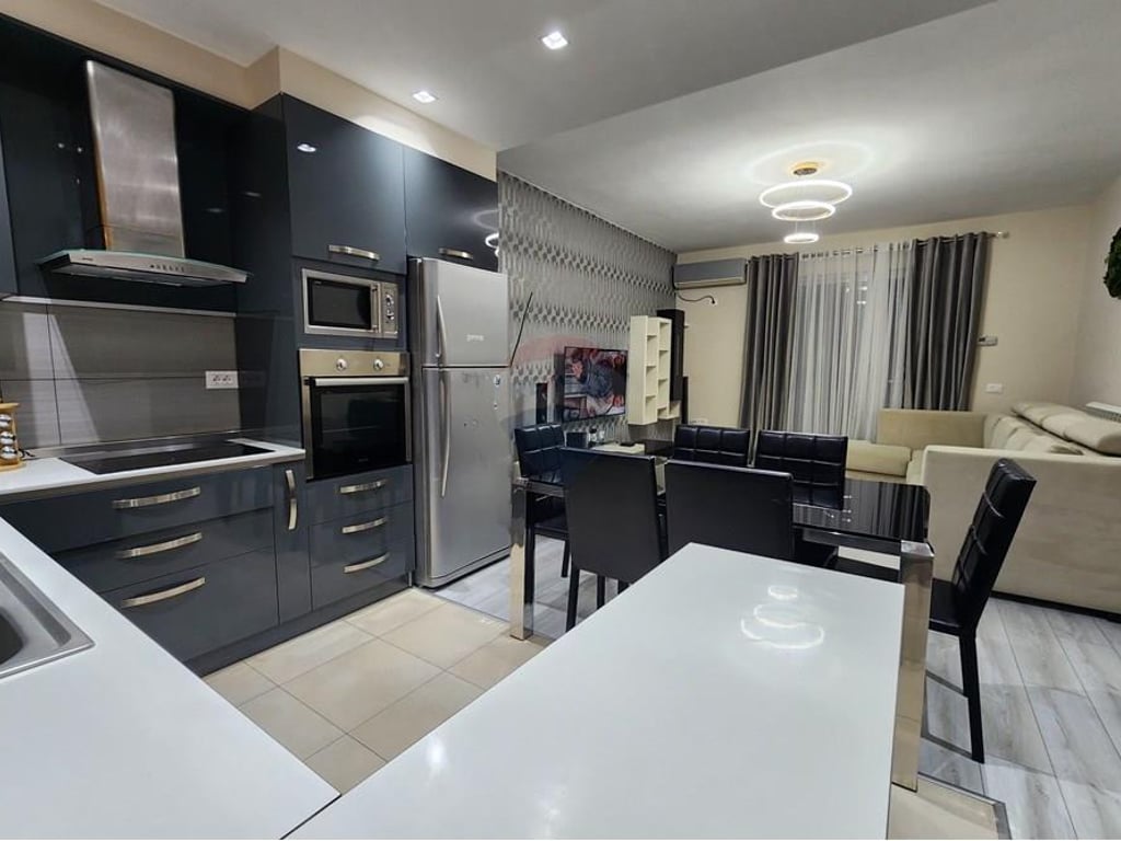 Apartament 2+1 per qira te Kodra e Diellit!