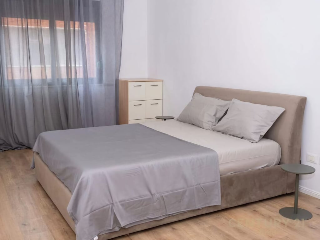 Për Shitje: Apartament Modern 3+1 me Pamje në Rr. Barrikadave, Tiranë