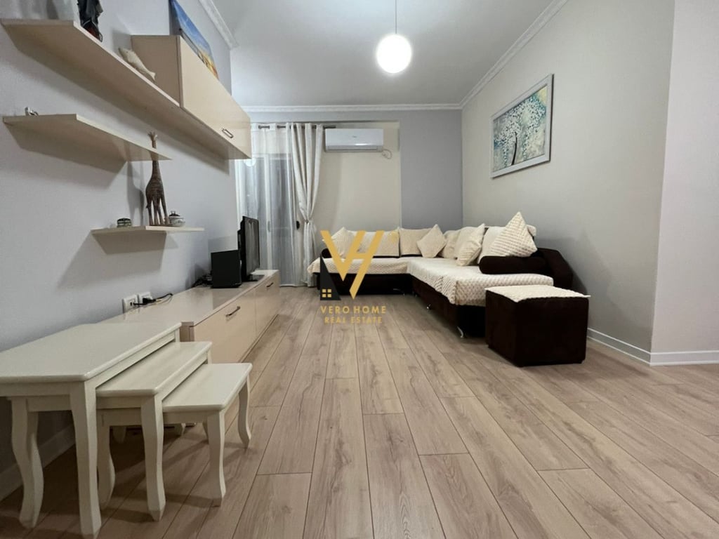 JEPET APARTAMENT 1+1+BLK ME QERA TEK ASTIRI 450 EURO