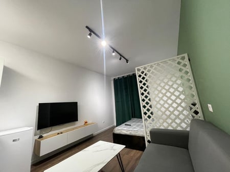 A well-furnished studio apartment is for rent in Ysberisht.