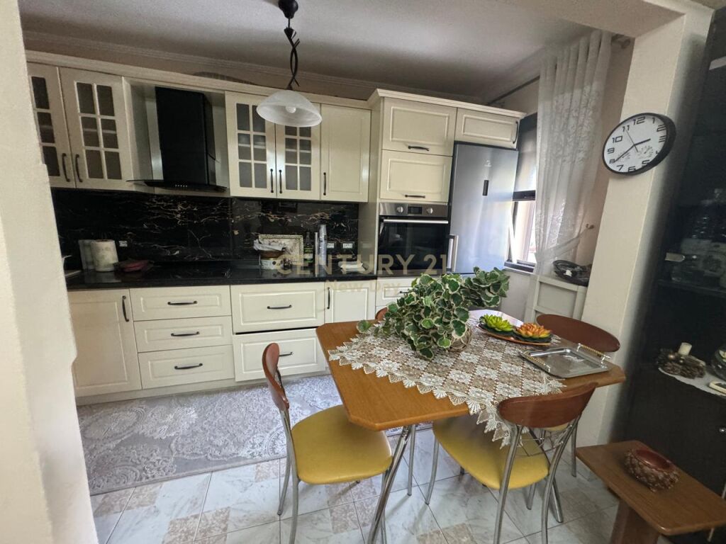 JEPET ME QIRA APARTAMENT 2+1 PRANE KAZAZIT!