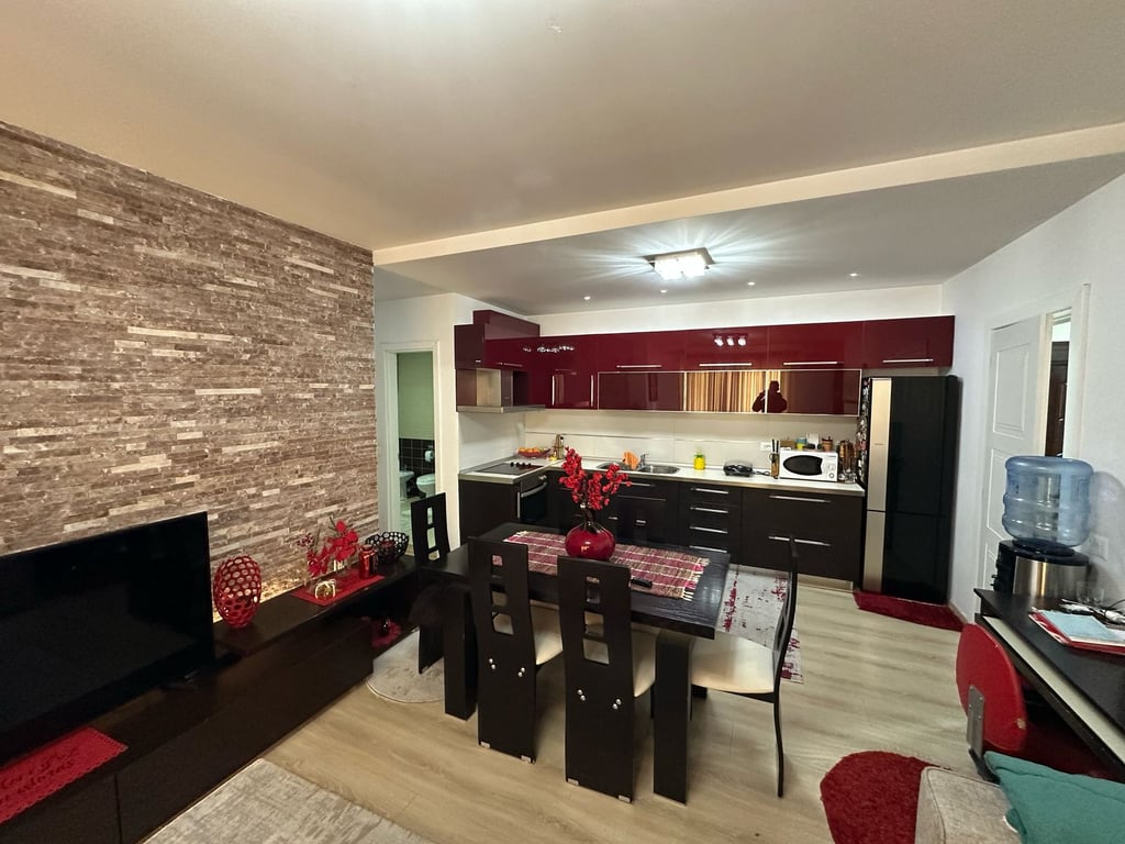 	 Apartament 2+1 me Qera ne Astir