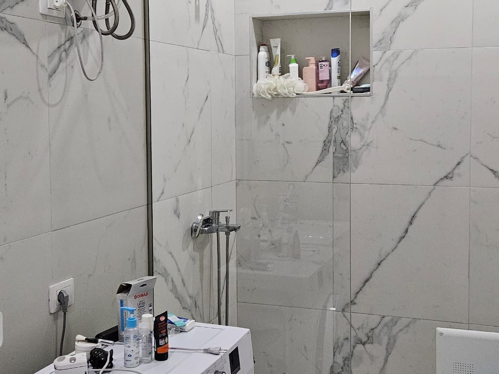 Apartament 1+1 per qira te 21 Dhjetori, Kompleksi Kontakt