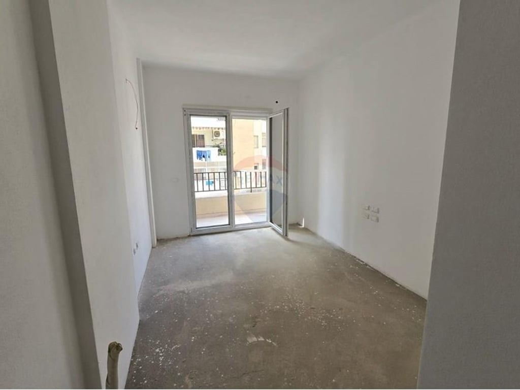 2+1+2 apartment for sale at Pazari i Ri
