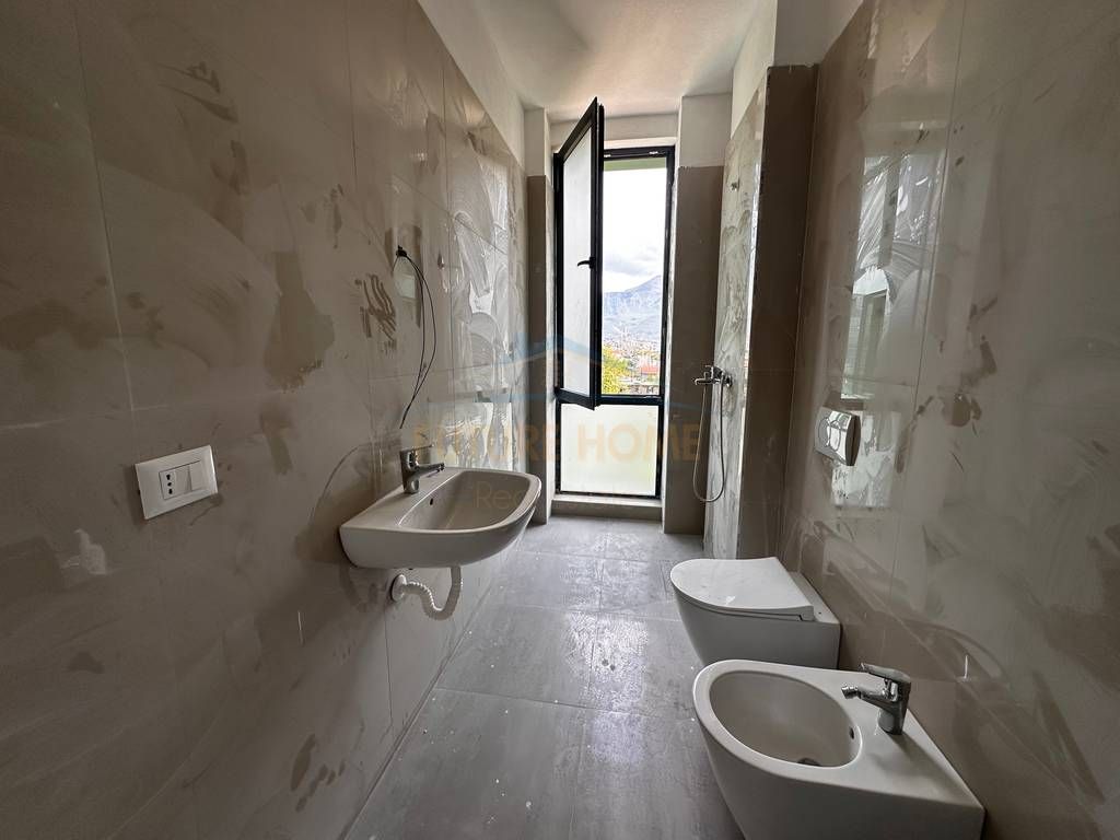 Vendesi Appartamento 1+1+Posto Auto - Via Jordan Misja, Tirana