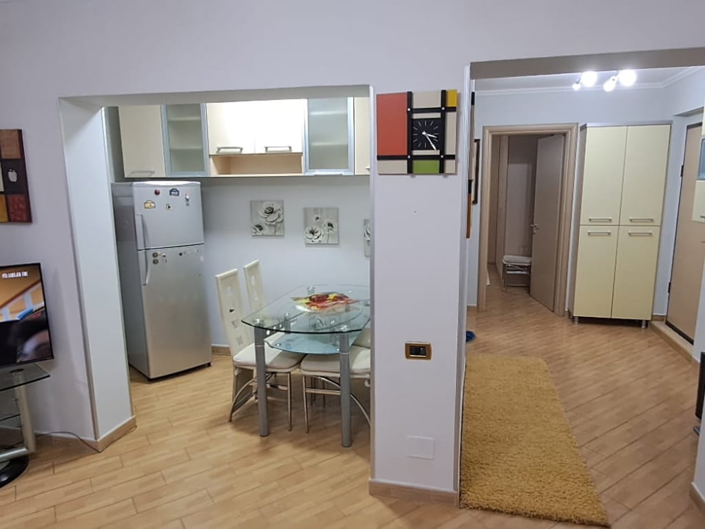 Apartament 1+1 me qira tek Drejtoria e Higjenes tek Rruga e Elbasanit!