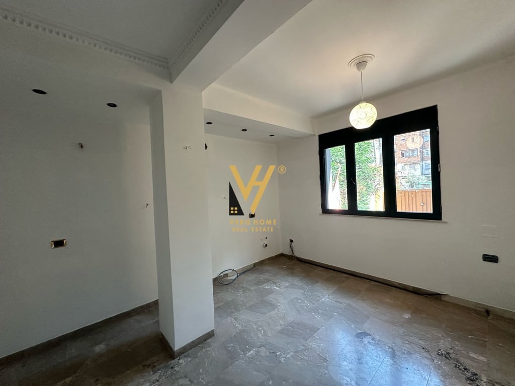 A 220M2 SPACE FOR RENT IN MYSLYM SHYRI 1,750 EURO