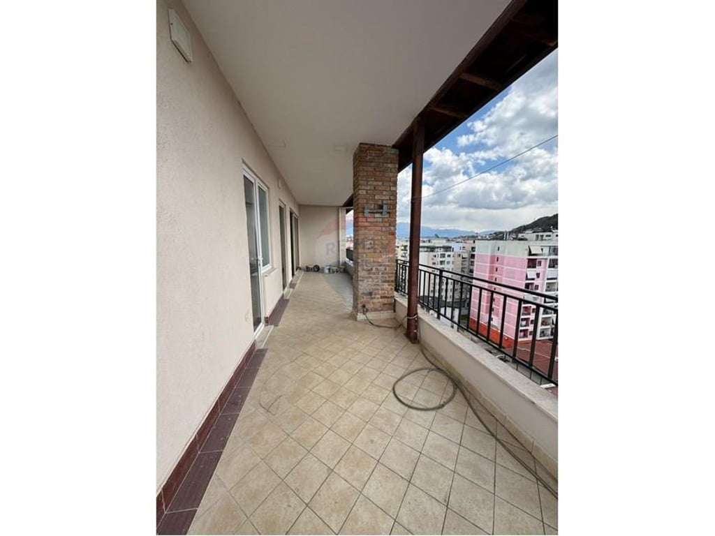 Shitet Apartament 2+1 Ne Yzberisht Okazion