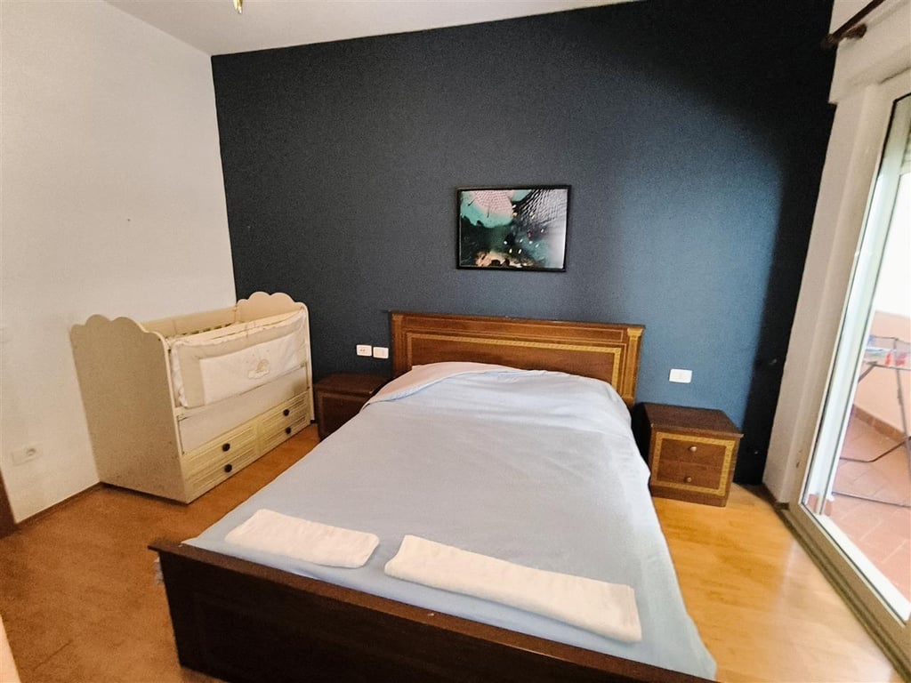 Apartament me Qera 1+1 Tek Komuna E Parisit (ID B2101081) Tirane
