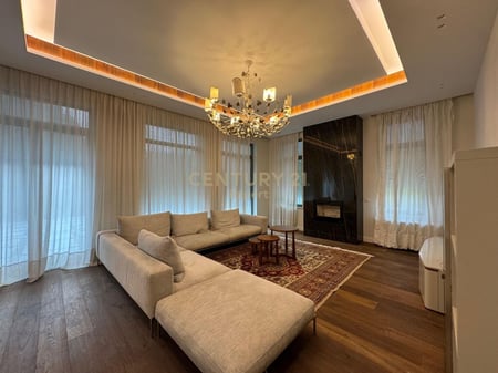Luxury Villa with Swimming Pool for Sale in Rolling Hills Residence! 🌳🏡
