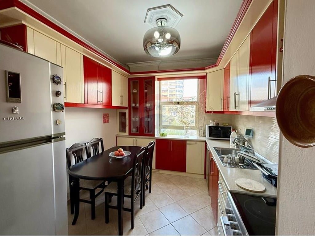 Apartament 2+1 per qira Rr. Irfan Tomini